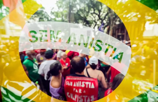  Movimentos sociais e sindicais realizam ato contra a anistia - Paulo Pinto/Agência Brasil